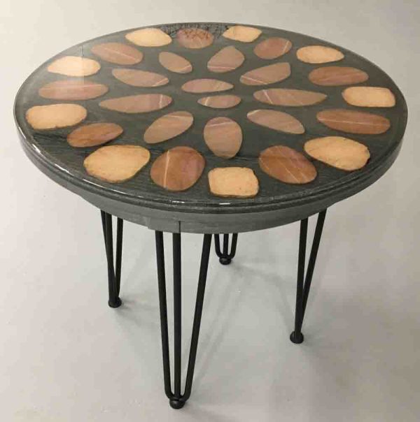 23″ Round oak end table