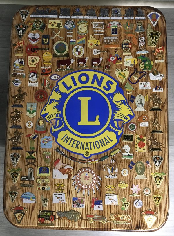 Lions pins side table - Image 2