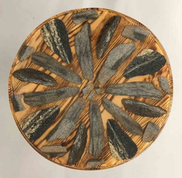 Round oak table with burnt grain effect - Image 2
