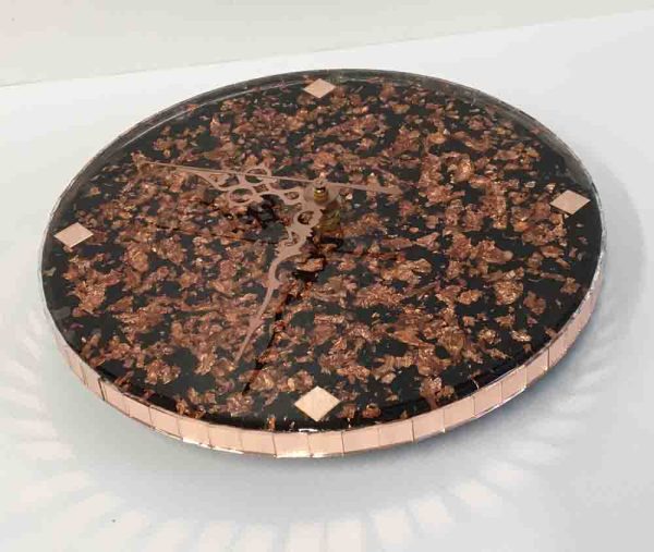 Clock with rose gold metal leaf - Image 2